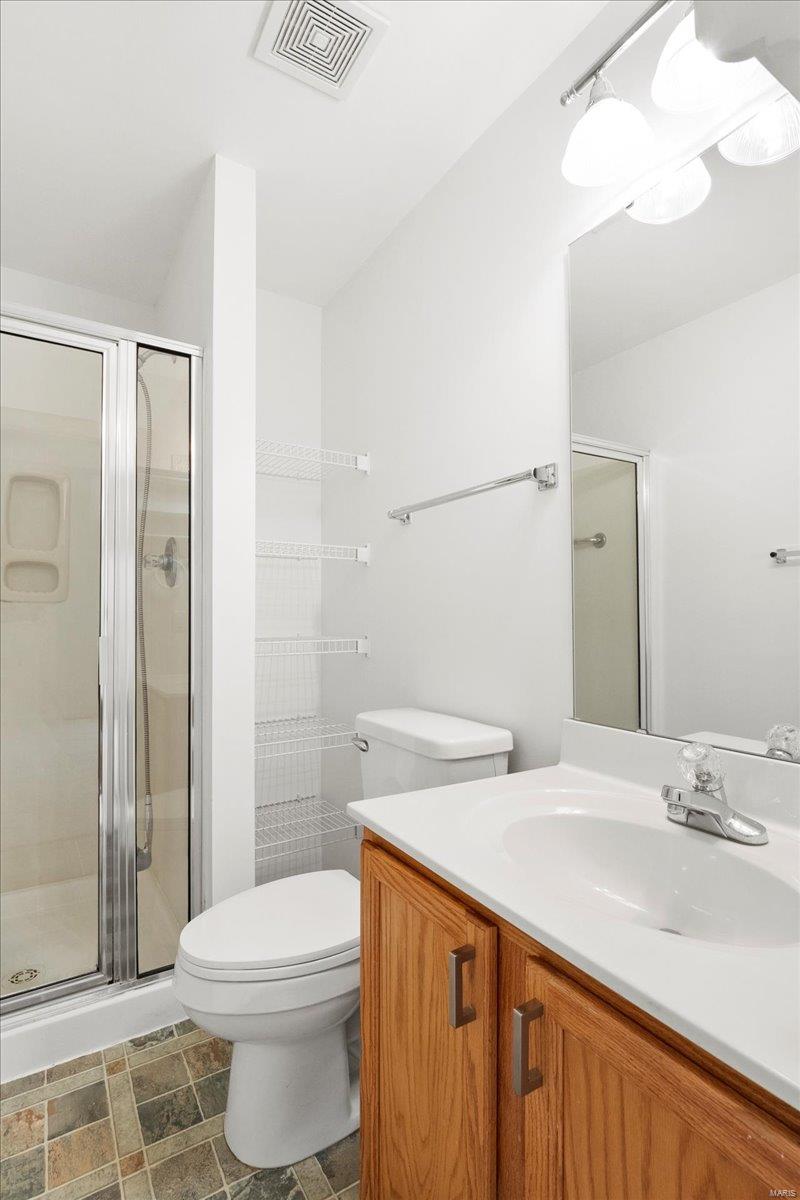 Fenton, Missouri 63026, United States, 4 Bedrooms Bedrooms, ,3 BathroomsBathrooms,Residential,Pending,116523