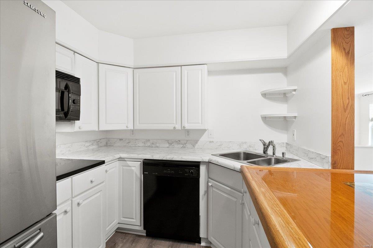 Fenton, Missouri 63026, United States, 4 Bedrooms Bedrooms, ,3 BathroomsBathrooms,Residential,Pending,116523