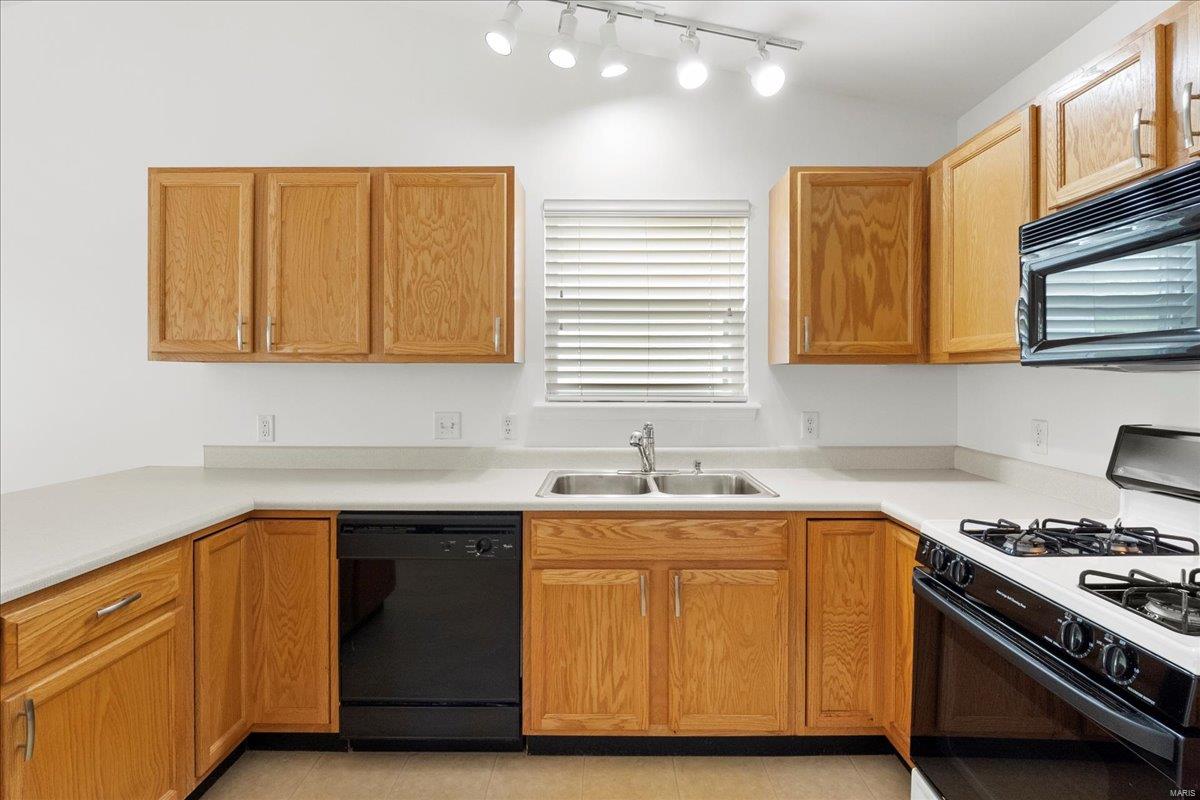 Fenton, Missouri 63026, United States, 4 Bedrooms Bedrooms, ,3 BathroomsBathrooms,Residential,Pending,116523