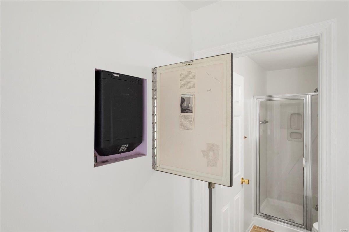 Fenton, Missouri 63026, United States, 4 Bedrooms Bedrooms, ,3 BathroomsBathrooms,Residential,Pending,116523