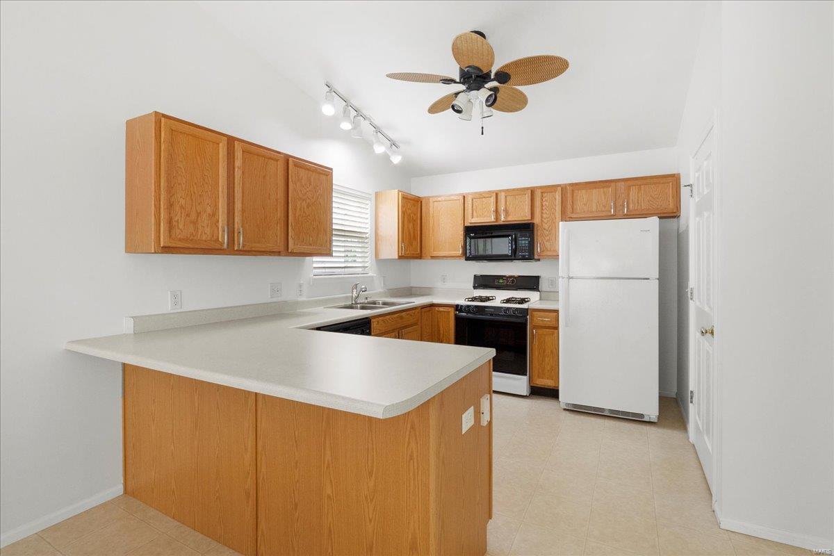 Fenton, Missouri 63026, United States, 4 Bedrooms Bedrooms, ,3 BathroomsBathrooms,Residential,Pending,116523