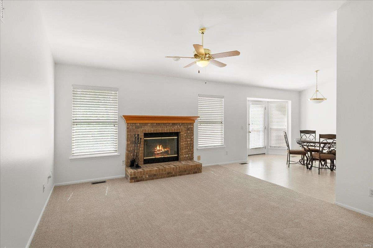 Fenton, Missouri 63026, United States, 4 Bedrooms Bedrooms, ,3 BathroomsBathrooms,Residential,Pending,116523