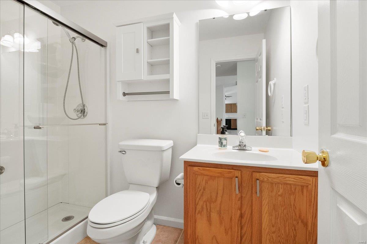 Fenton, Missouri 63026, United States, 4 Bedrooms Bedrooms, ,3 BathroomsBathrooms,Residential,Pending,116523