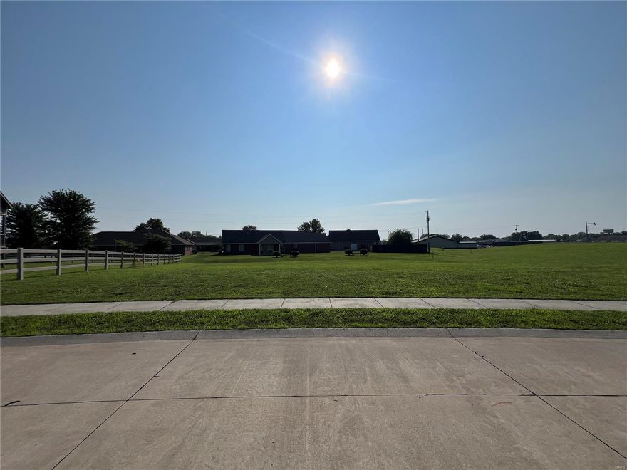 (Lot 5)One of Perryville's newest subdivisions. Building lot that has a level front yard and gently slopes. New streets and sidewalks along with streetlights are huge pluses. City utilities are available and ready to connect to. This ideal location offers easy access to I55 and Hwy 51.