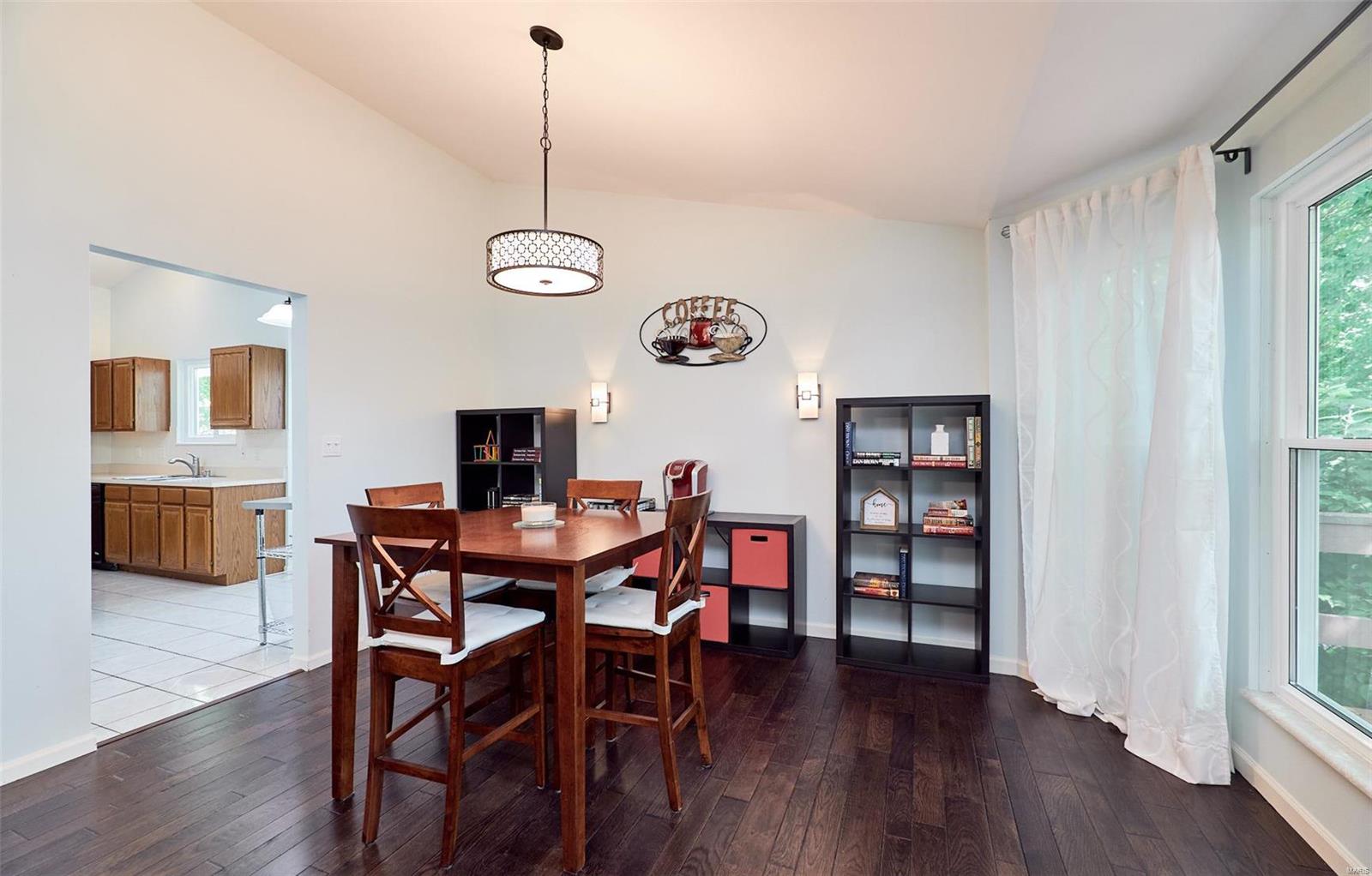 Twin Chimneys - Residential