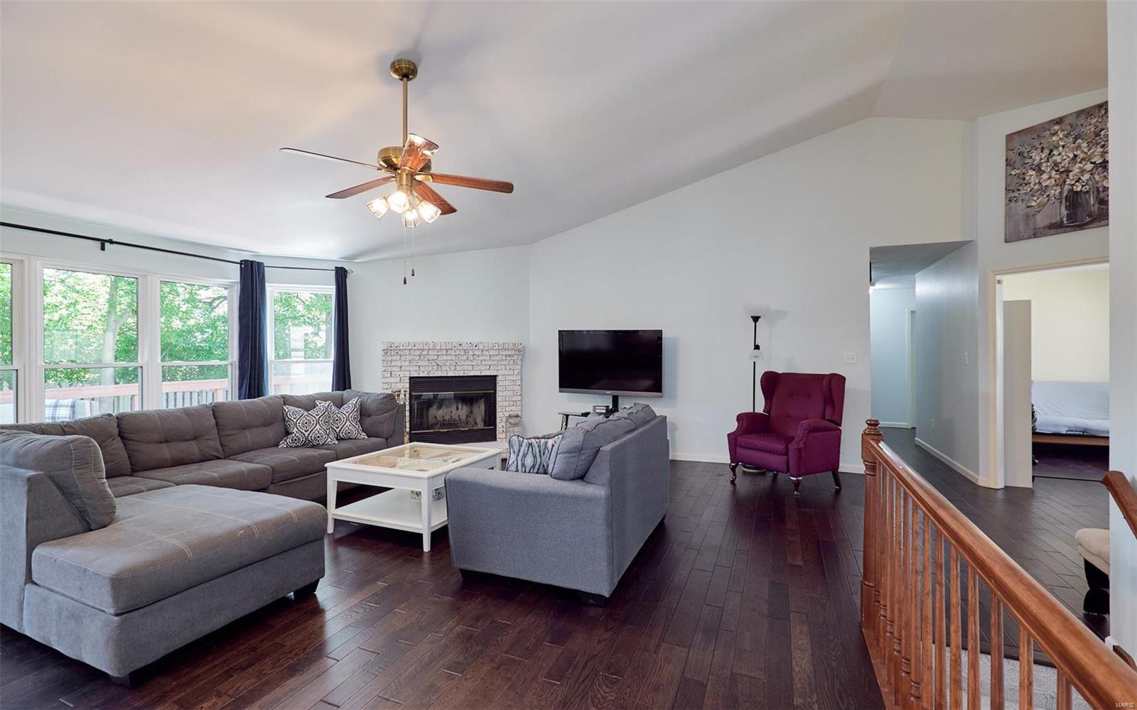 Twin Chimneys - Residential