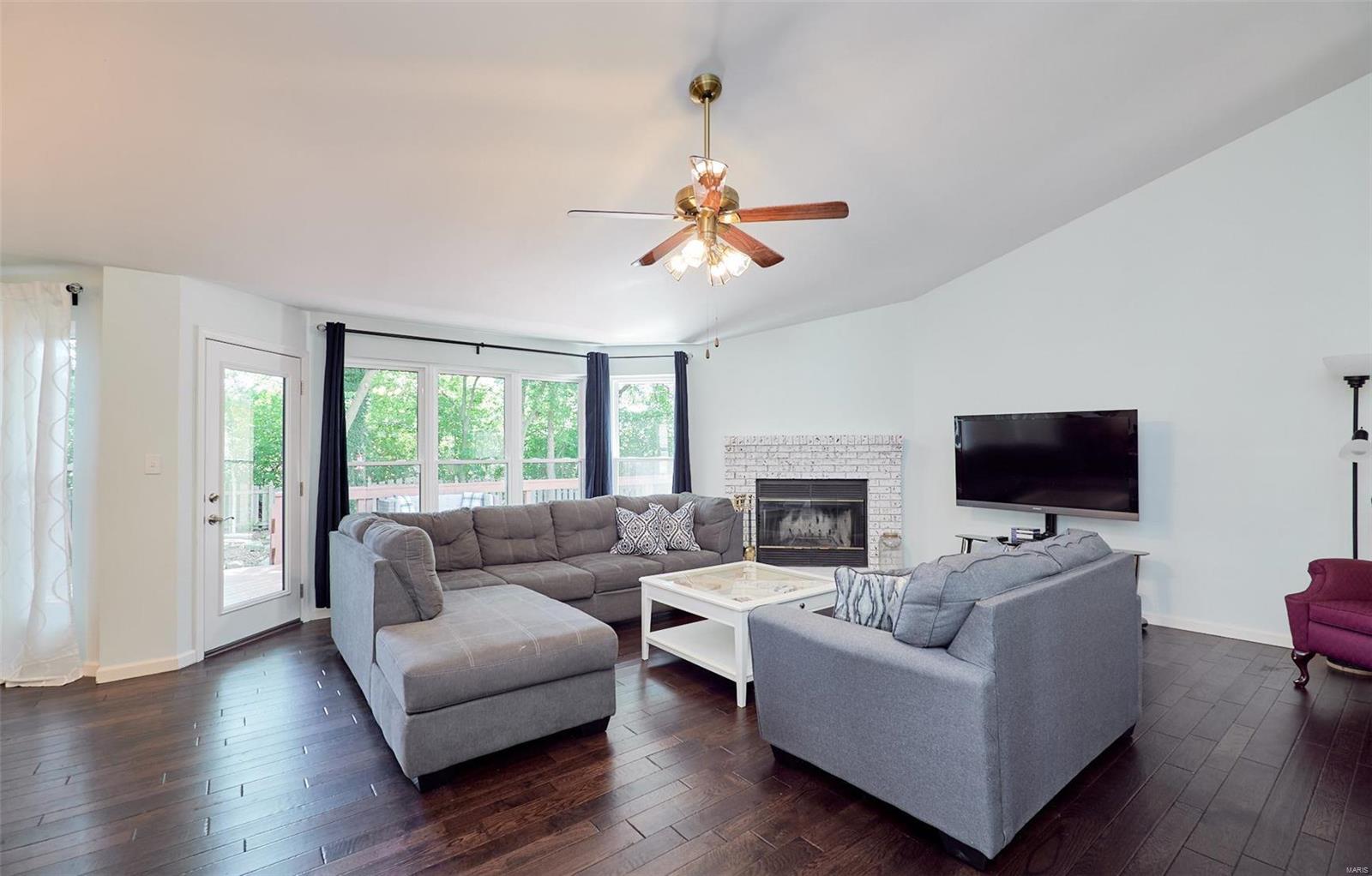 Twin Chimneys - Residential