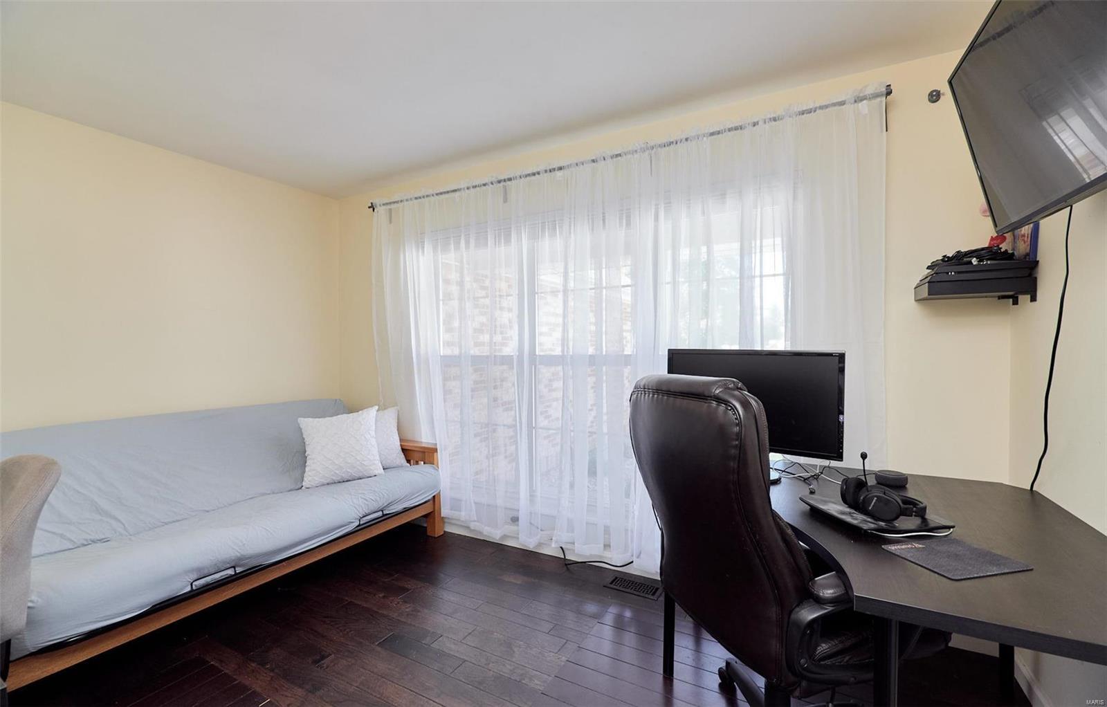 Twin Chimneys - Residential