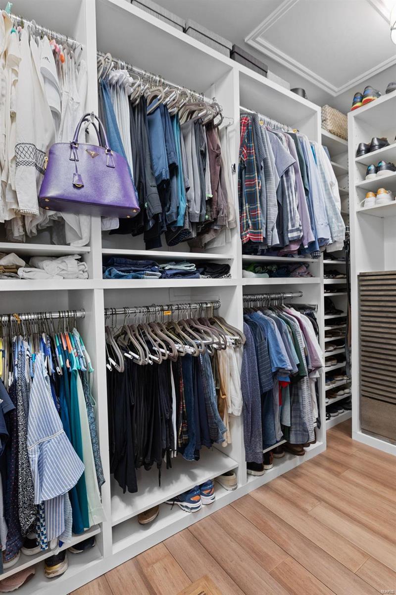 Kingspointe 2B - Residential