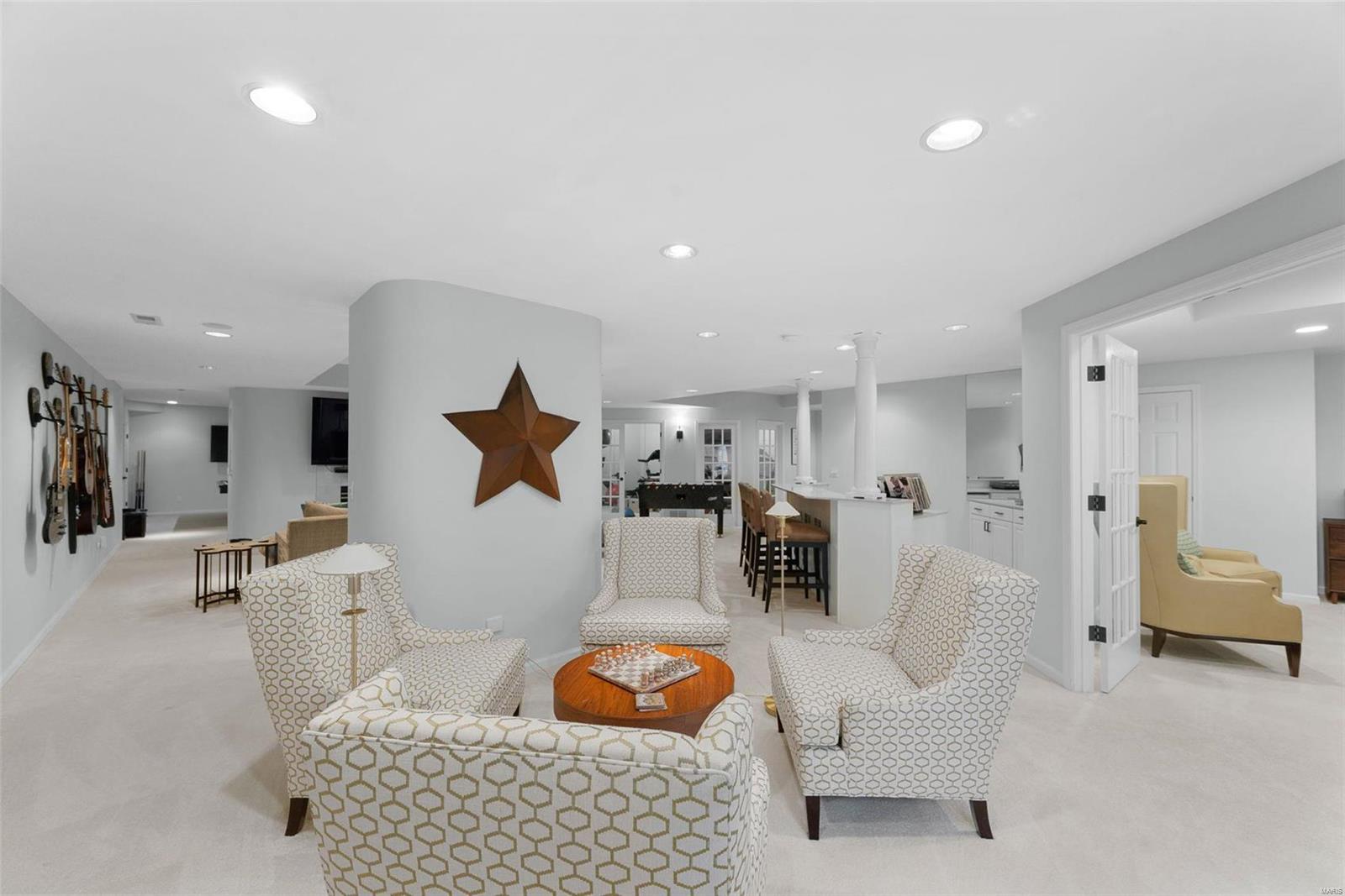 Kingspointe 2B - Residential