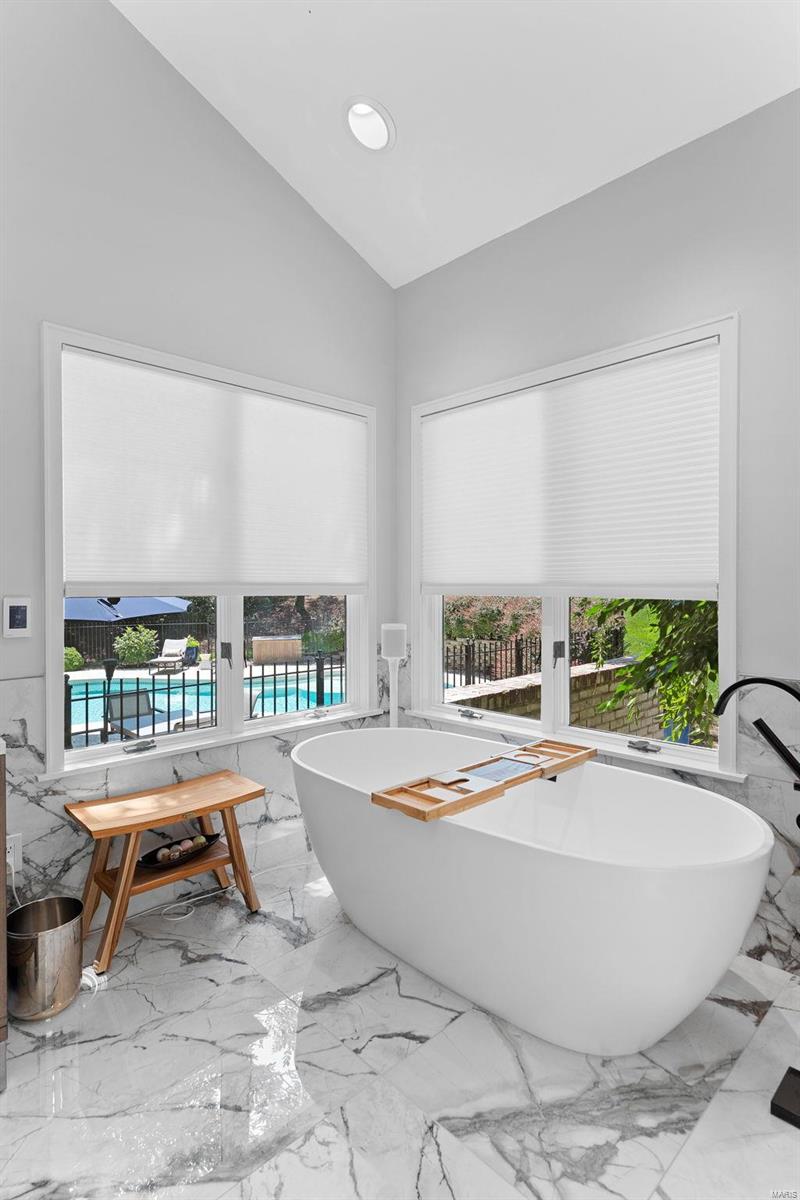 Kingspointe 2B - Residential