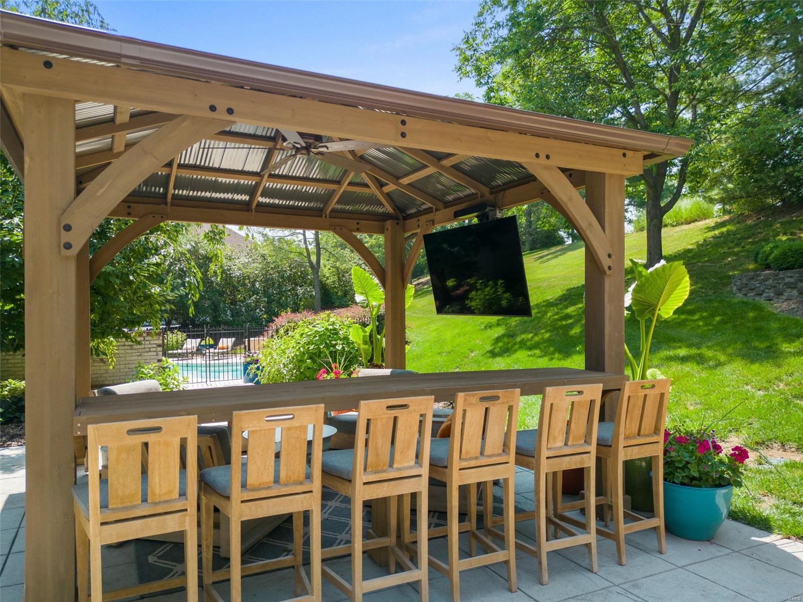 Kingspointe 2B - Residential