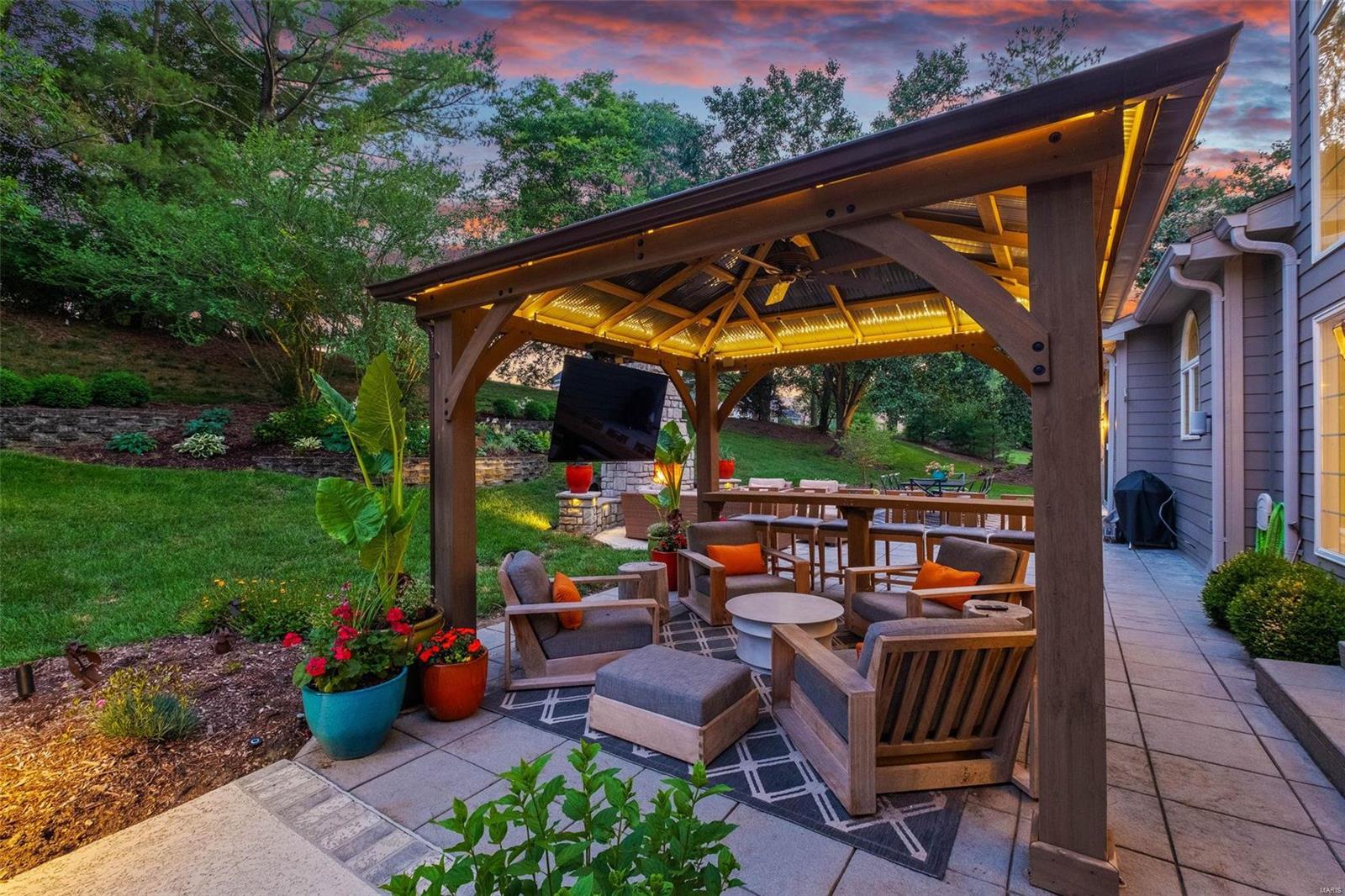 Kingspointe 2B - Residential