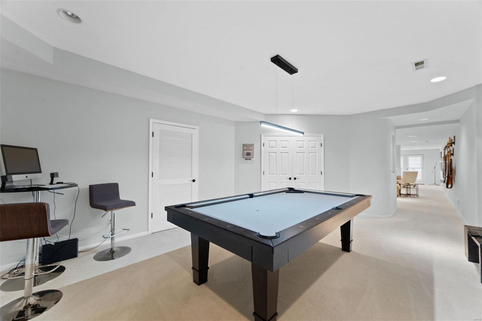 Kingspointe 2B - Residential