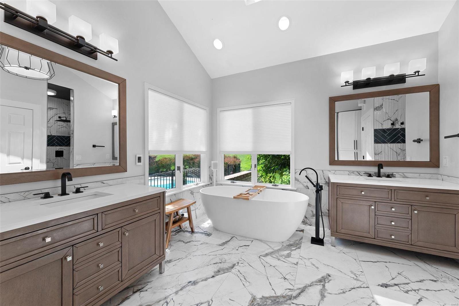 Kingspointe 2B - Residential