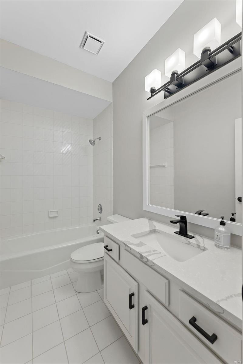 Kingspointe 2B - Residential