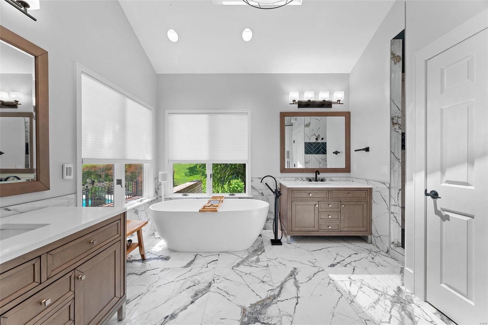 Kingspointe 2B - Residential