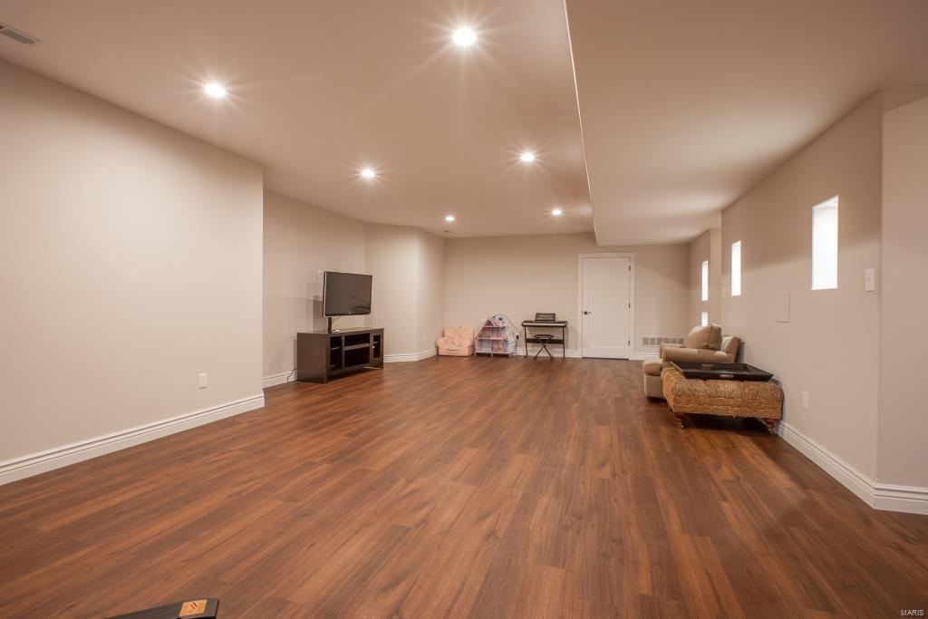 Oak Estates - Residential