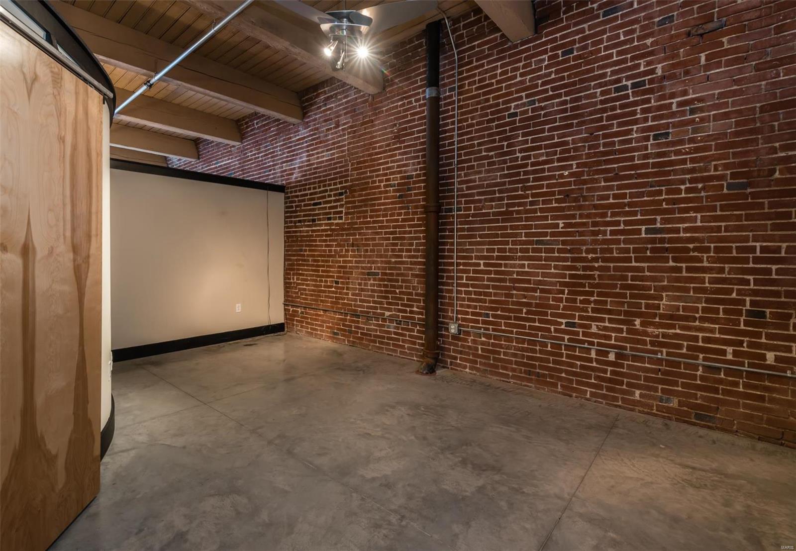 Lucas Lofts - Residential Lease