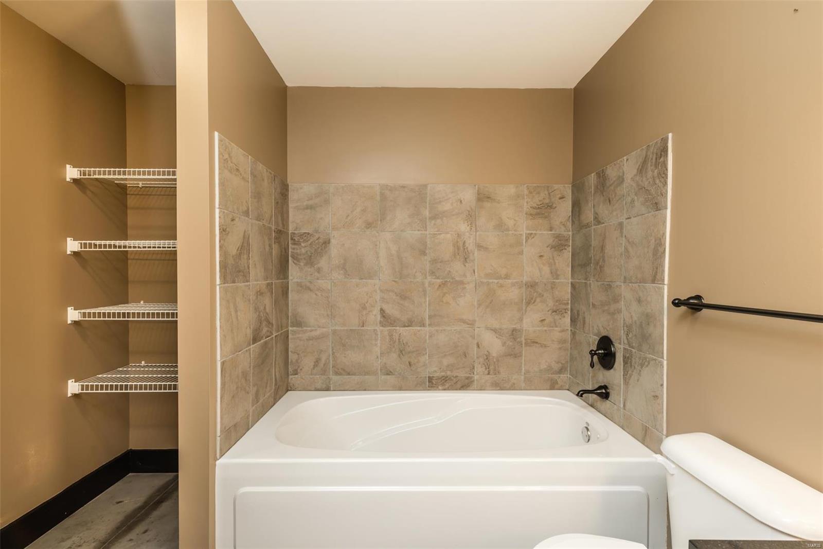 Lucas Lofts - Residential Lease