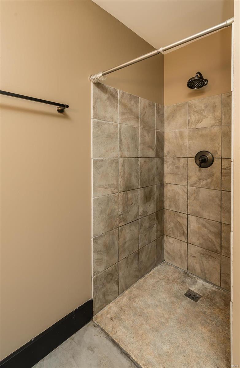 Lucas Lofts - Residential Lease