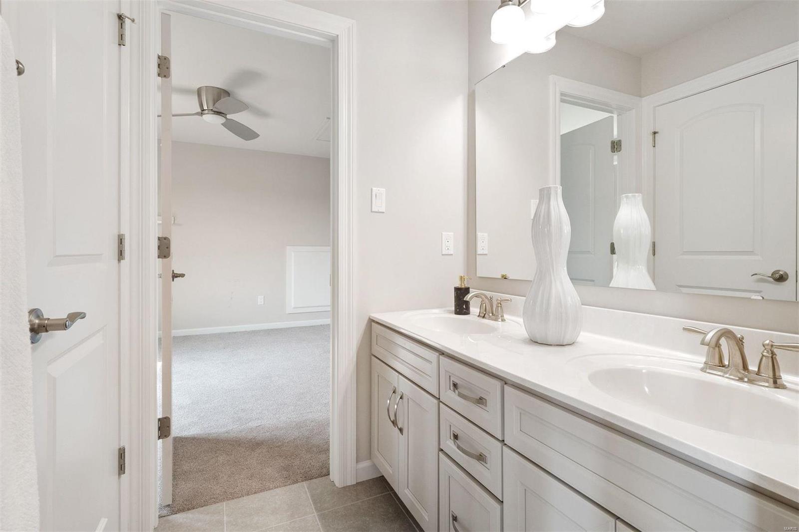 Woods Of Ladue The - Residential