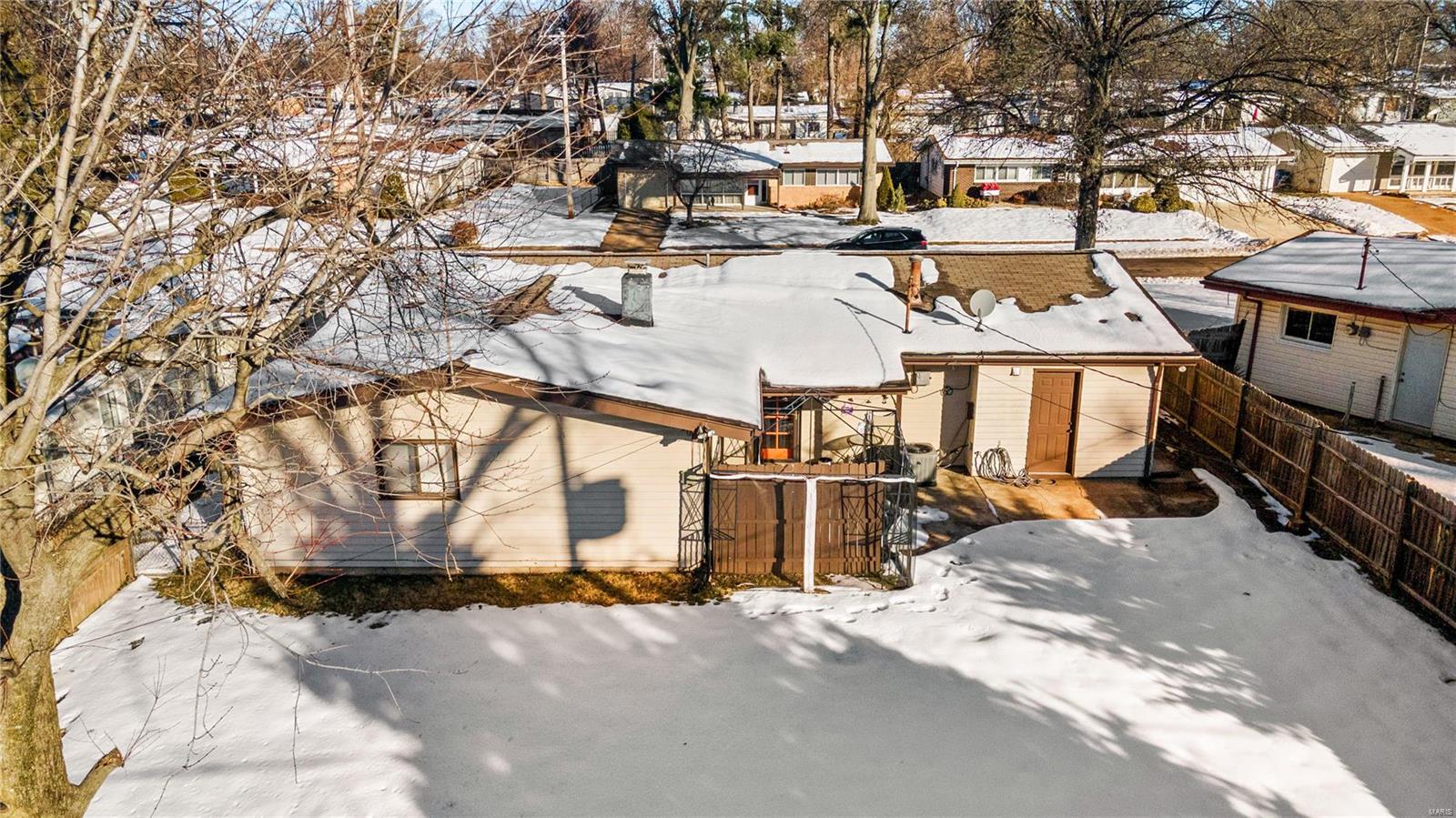 Florissant, Missouri 63033, United States, 3 Bedrooms Bedrooms, ,2 BathroomsBathrooms,Residential,Pending,16155