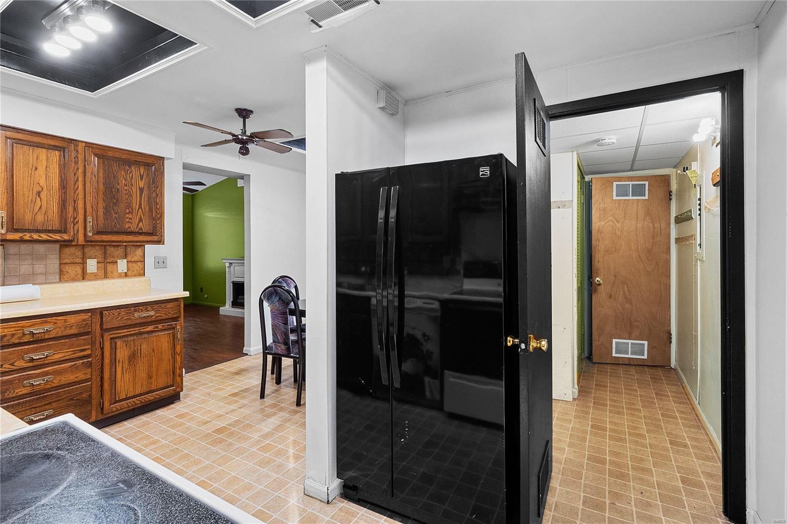 Florissant, Missouri 63033, United States, 3 Bedrooms Bedrooms, ,2 BathroomsBathrooms,Residential,Pending,16155