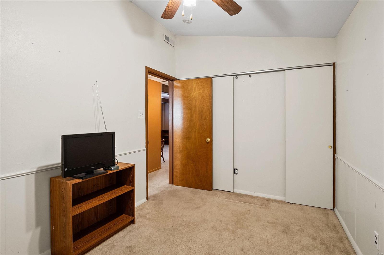 Florissant, Missouri 63033, United States, 3 Bedrooms Bedrooms, ,2 BathroomsBathrooms,Residential,Pending,16155