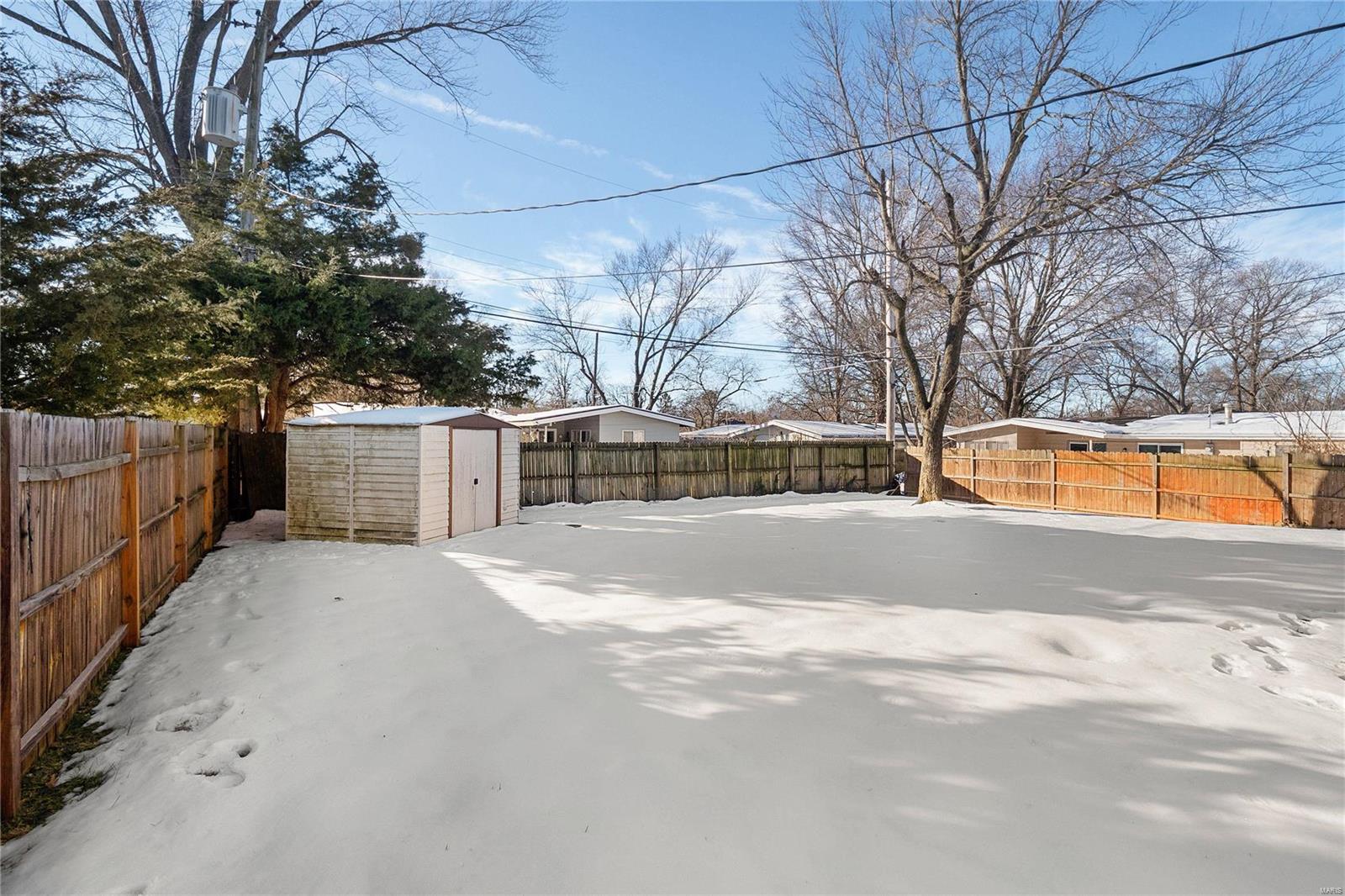 Florissant, Missouri 63033, United States, 3 Bedrooms Bedrooms, ,2 BathroomsBathrooms,Residential,Pending,16155