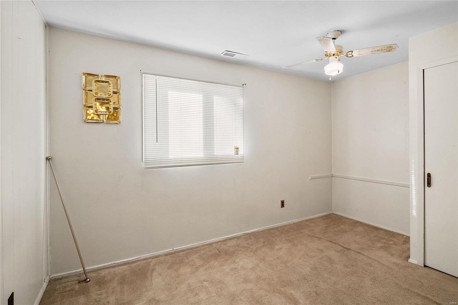 Florissant, Missouri 63033, United States, 3 Bedrooms Bedrooms, ,2 BathroomsBathrooms,Residential,Pending,16155