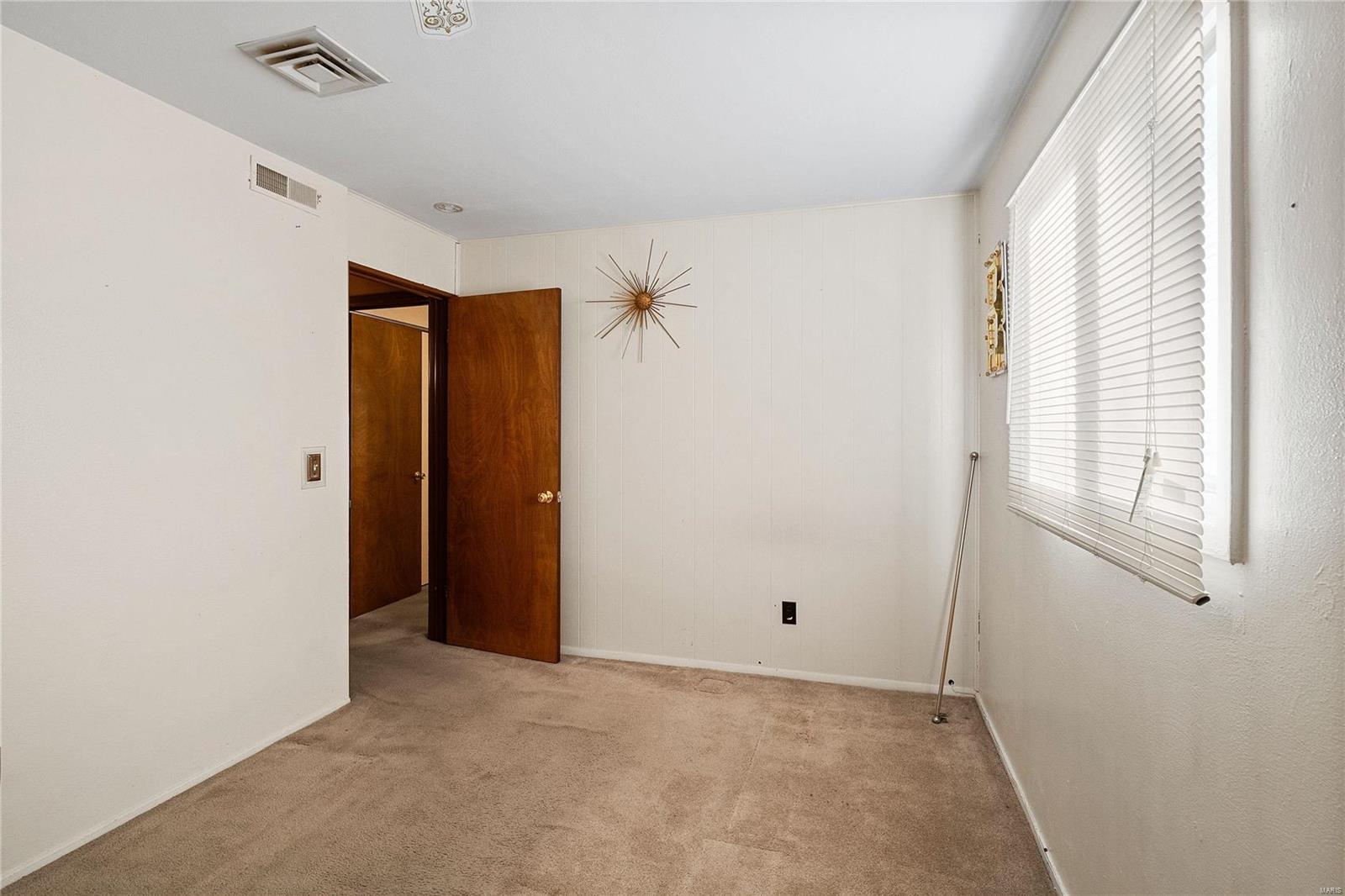 Florissant, Missouri 63033, United States, 3 Bedrooms Bedrooms, ,2 BathroomsBathrooms,Residential,Pending,16155