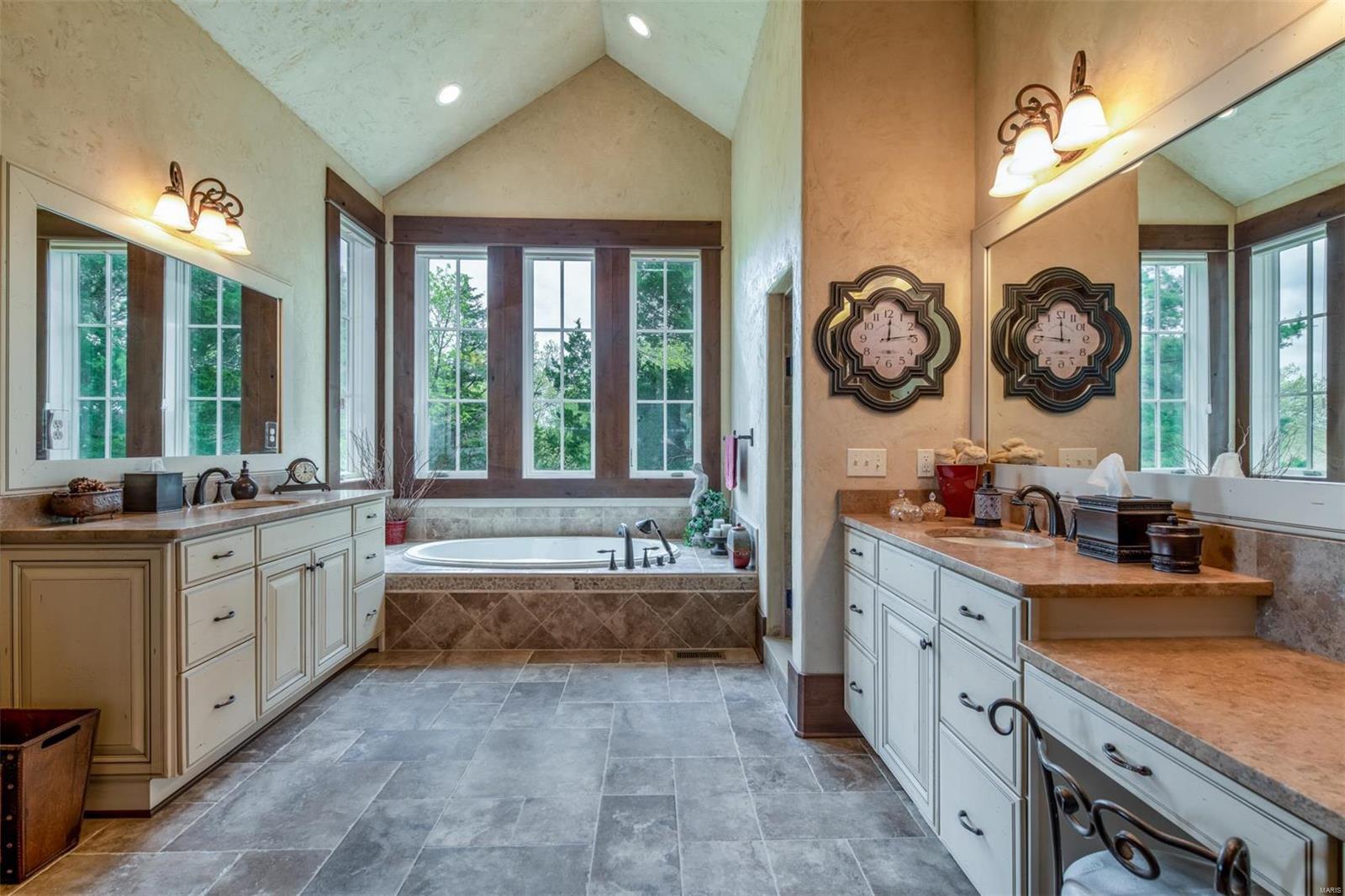 Puellman Road Lt Split - Residential