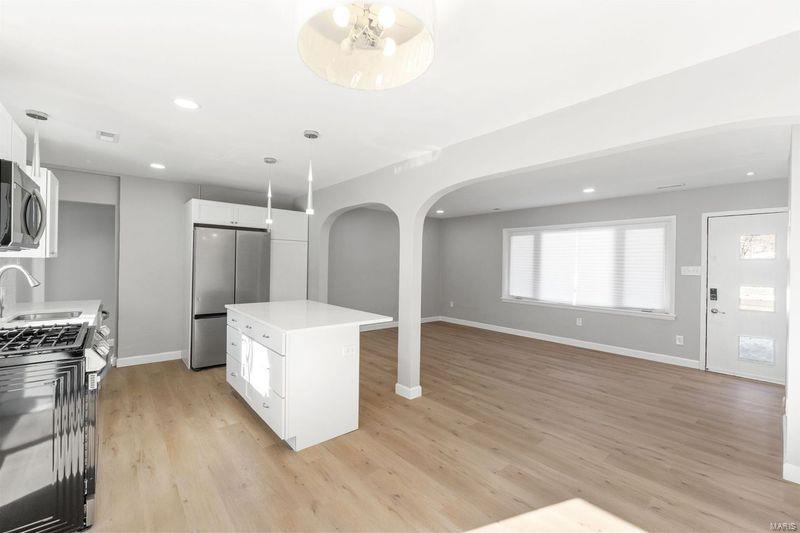 St Louis, Missouri 63119, United States, 3 Bedrooms Bedrooms, ,2 BathroomsBathrooms,Residential,Pending,16252