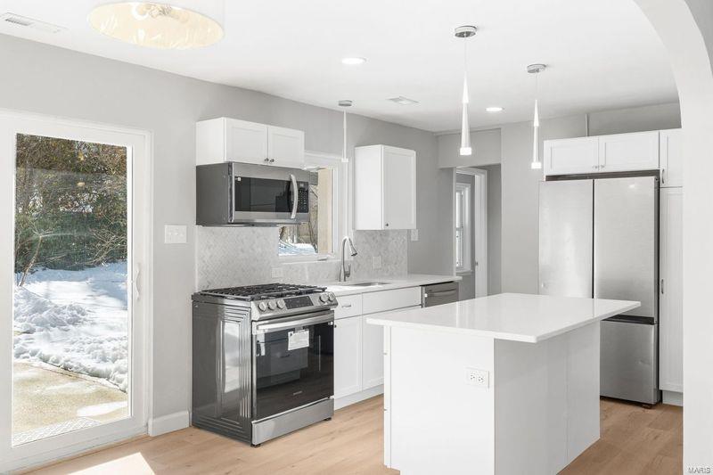 St Louis, Missouri 63119, United States, 3 Bedrooms Bedrooms, ,2 BathroomsBathrooms,Residential,Pending,16252