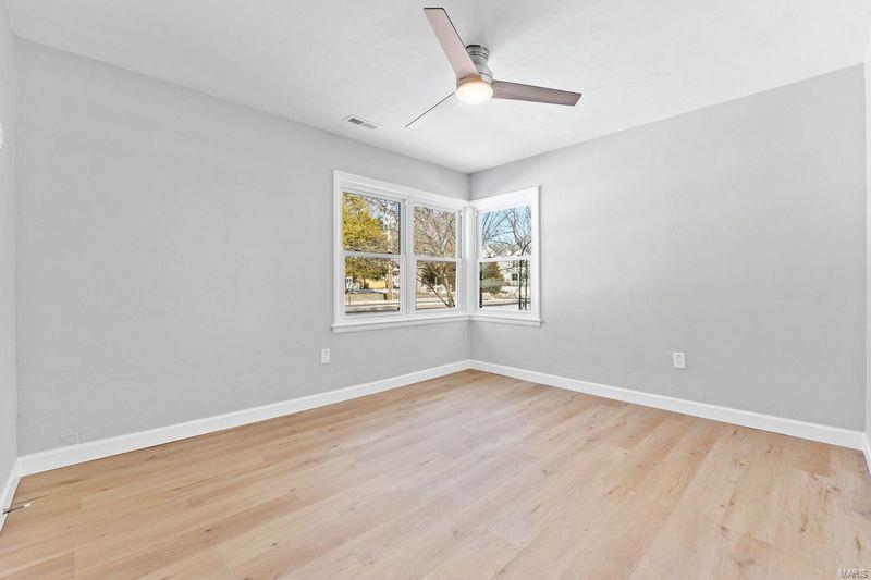 St Louis, Missouri 63119, United States, 3 Bedrooms Bedrooms, ,2 BathroomsBathrooms,Residential,Pending,16252