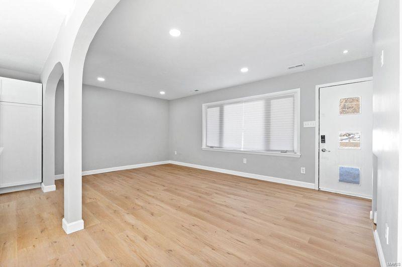 St Louis, Missouri 63119, United States, 3 Bedrooms Bedrooms, ,2 BathroomsBathrooms,Residential,Pending,16252