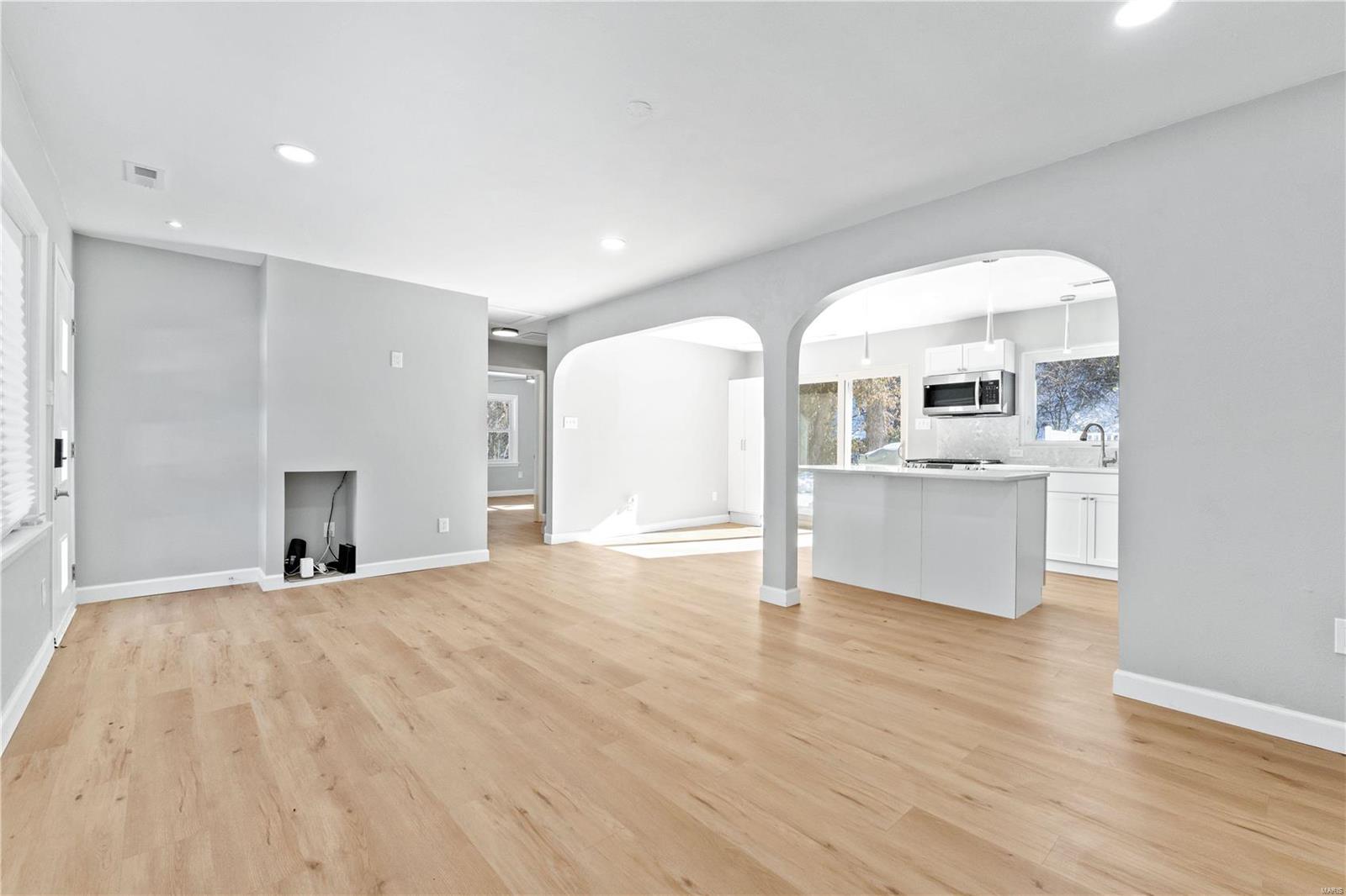 St Louis, Missouri 63119, United States, 3 Bedrooms Bedrooms, ,2 BathroomsBathrooms,Residential,Pending,16252