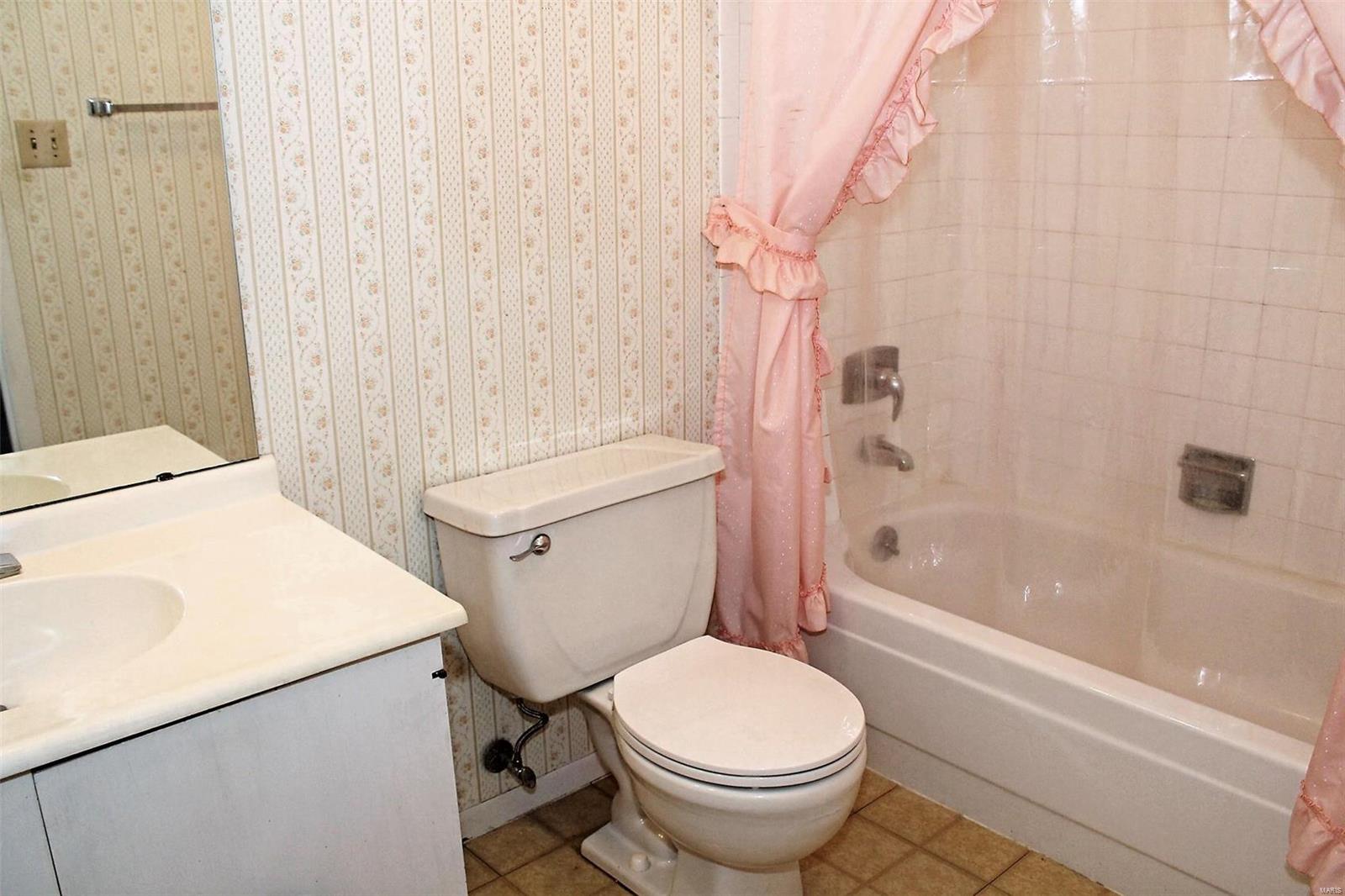 Burtonwood Manor 2 Condo - Residential