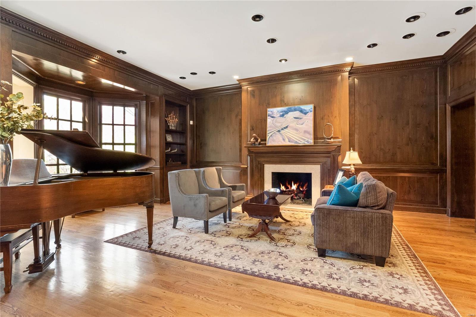 East Ladue Lane - Residential