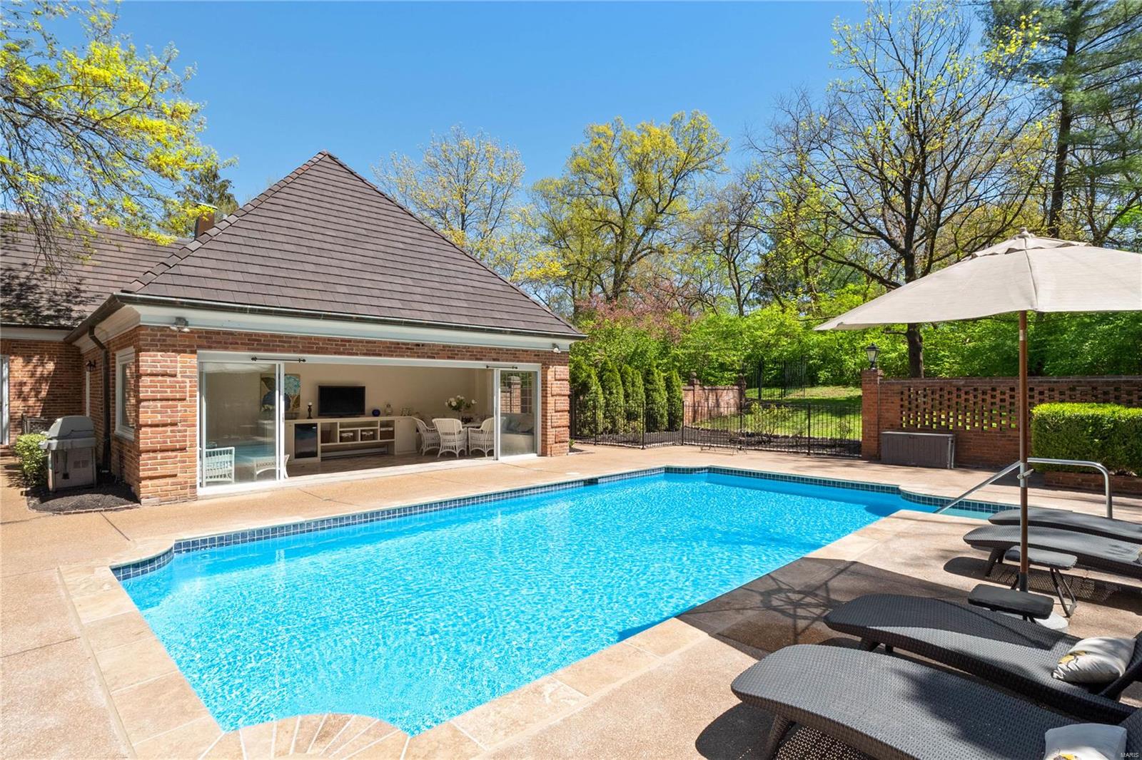 East Ladue Lane - Residential