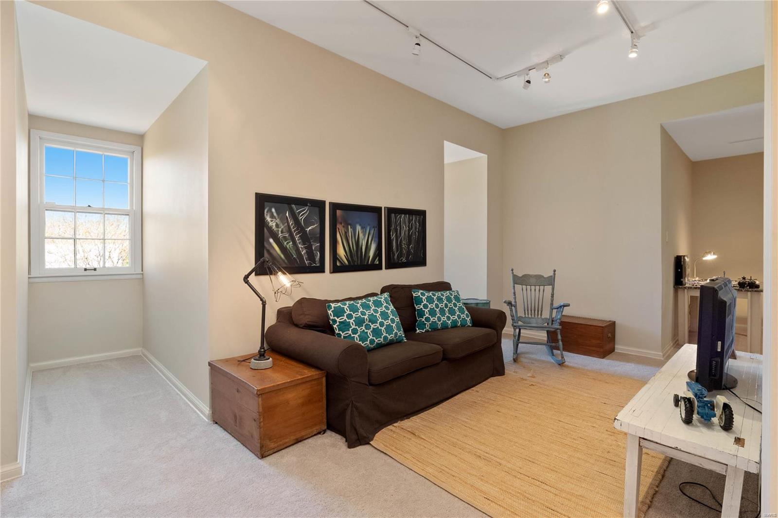 East Ladue Lane - Residential