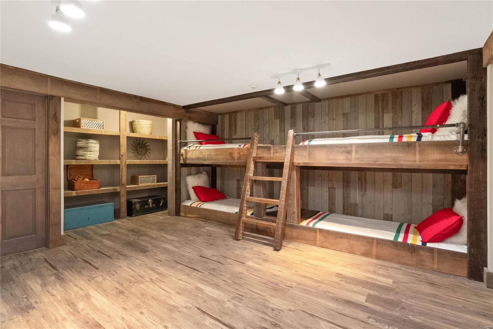 East Ladue Lane - Residential