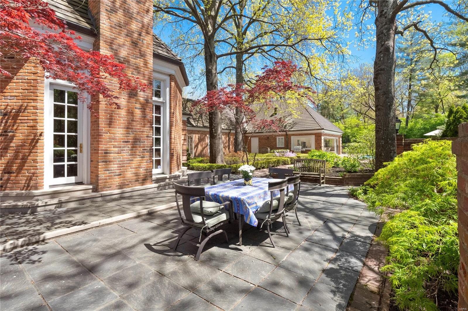 East Ladue Lane - Residential