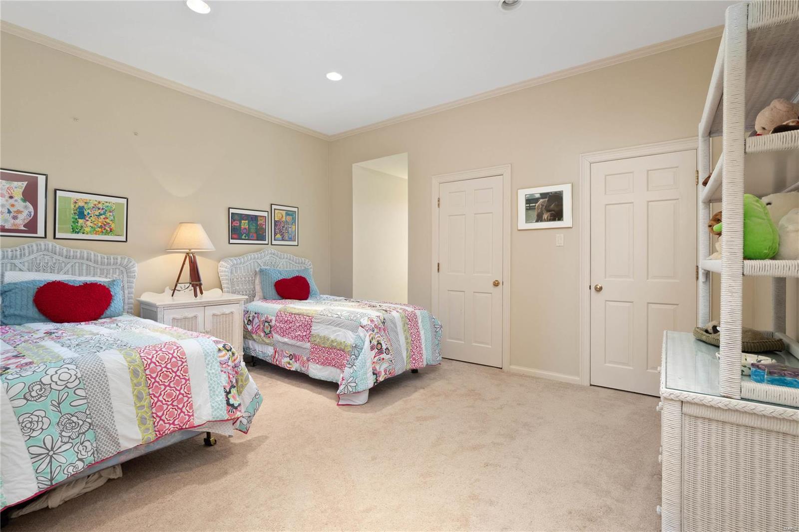 East Ladue Lane - Residential