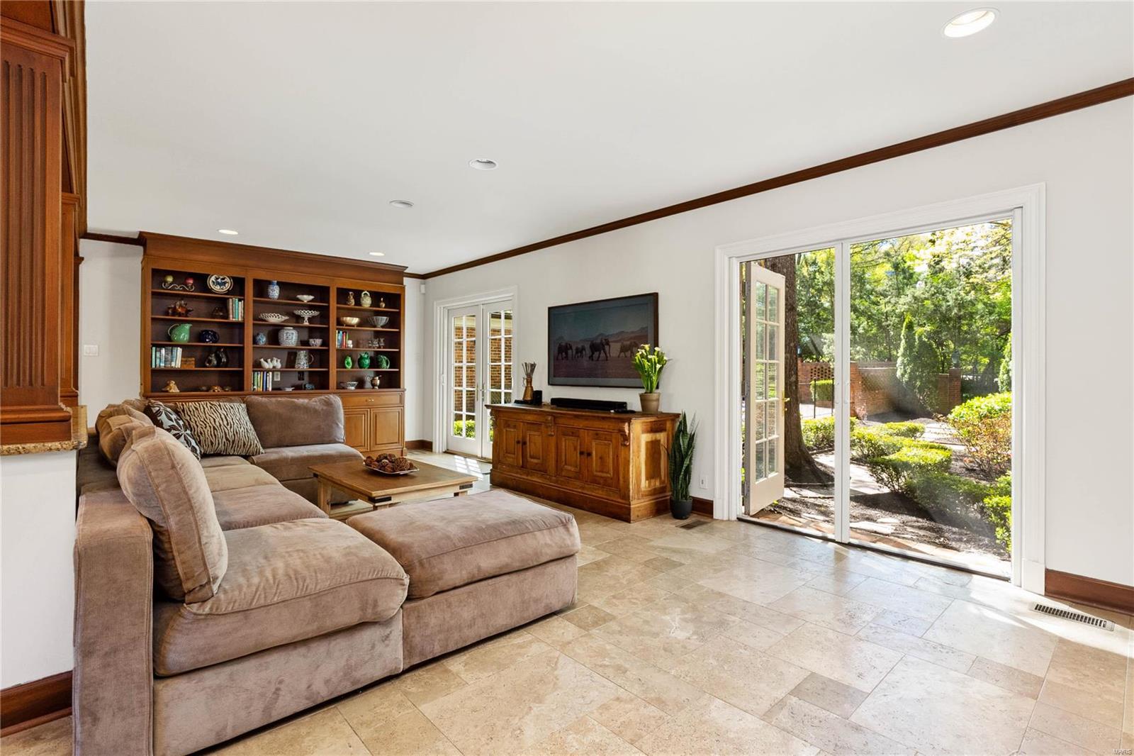 East Ladue Lane - Residential