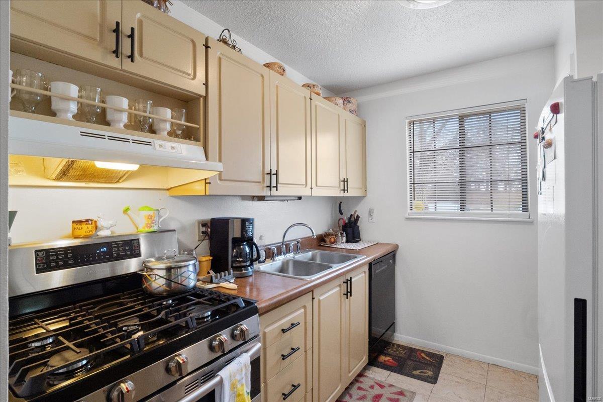 Sugartree 12 - Residential