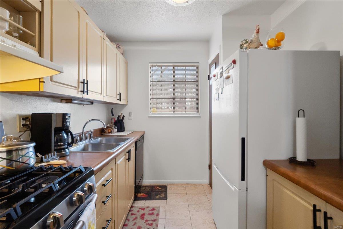 Sugartree 12 - Residential