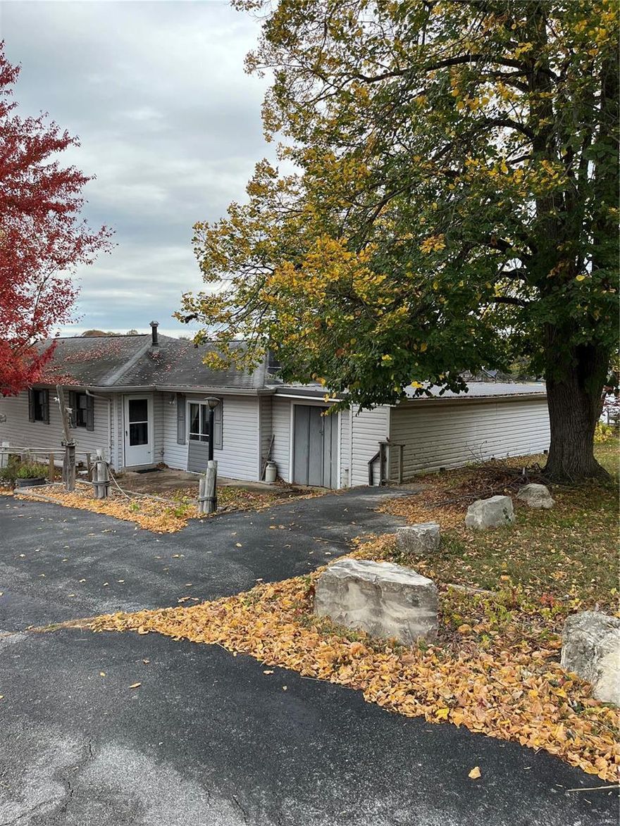 3 bed 2 bath house on lake Serene ready for a new owner. Home is sold in as is shape, seller and agent have no material knowledge on the condition of the home. Please bring a contractor with you on a showing to answer your questions regarding condition. LBP and seller addendum will be provided once offer is accepted. Special Sale Contract only. Cash offers require 10% EMD. Financed offers require 1% EM or $1,000 minimum, whichever is greater. SpecialListingConditions: Foreclosure