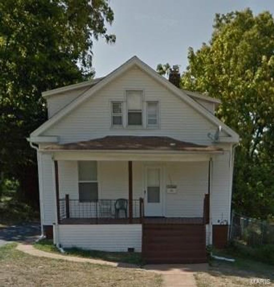 Easy make-ready 3 bedroom, 1 bath in Pine Lawn! It won't take long to get this one ready for your next tenant. Property sold 'as is.'
Open from 11:15 to 11:50 a.m. tomorrow Friday September 20